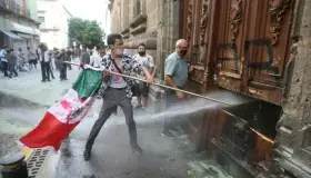 Suspenden a policías de Jalisco por detenciones ilegales en protestas