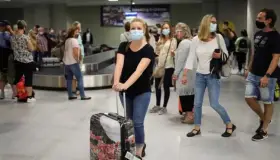 Europa veta a turistas mexicanos por coronavirus