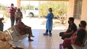 Atiende Sector Salud a integrantes de etnia