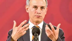 Denunciarán a López-Gatell por negligencia