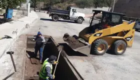 Previenen inundaciones en avenidas