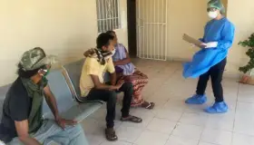 Atienden a personal de Centro de Salud