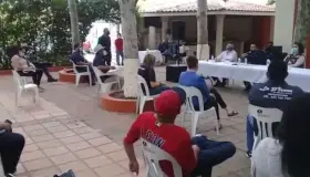 Anuncian apertura gradual de salones para eventos