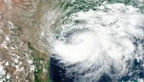 Emiten alerta naranja por proximidad de Hanna al noreste de México