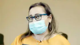 Protege enfermera a su familia