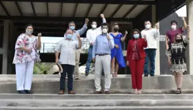 Supervisan obras en construcción