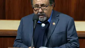 Da positivo Congresista Raúl Grijalva