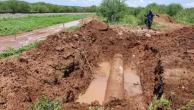 Colapsa línea principal de conducción de agua