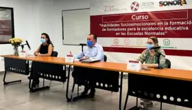 Reciben docentes capacitación