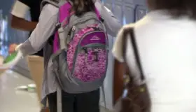 Autorizan a condados abrir escuelas