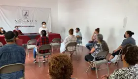 Otorga Alcalde apoyos a familias vulnerables