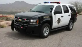 Dispara contra agente del Sheriffato