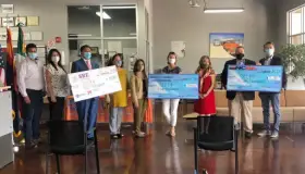 Entregan recursos para estudiantes