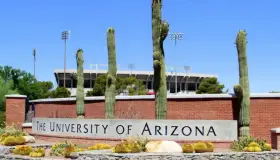 Expulsará UofA a alumnos “fiesteros”