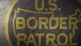 Mata agente a migrante