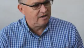 Entregan Rotarios sillas en comodato