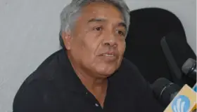 Continúan pagos de becas municipales