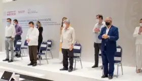 Los héroes son de “bata blanca”