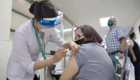 Recibe Sector Salud más vacunas