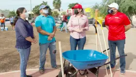 Trabajan en rehabilitación de parque