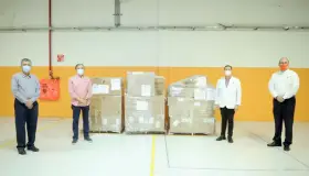 Donan equipo médico a clínicas