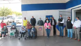 Entrega Rotarios Nogales 20 sillas de ruedas