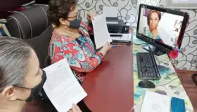 Firman convenio a favor de las mujeres