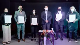 Premian a ganadores de concurso