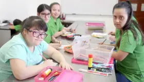 Realizan inscripciones “Manos a la Vida”