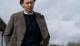 Tom Hiddleston protagoniza The Essex Serpent, nueva serie de Apple