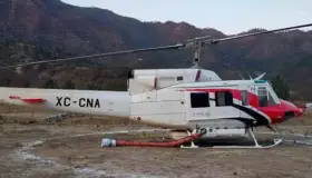 Apoya Conagua con helicópteros y camión cisterna en combate de incendio forestal
