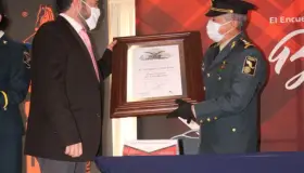 Recibe nogalense máximo galardón