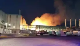 Arde Kimberly-Clark en Querétaro; evacuan a trabajadores
