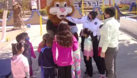 Imparten talleres a niños y jóvenes