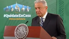 Pide López Obrador a médicos privados esperar su turno para vacuna