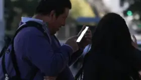 Senado avala entregar datos biométricos al gobierno para uso de celular