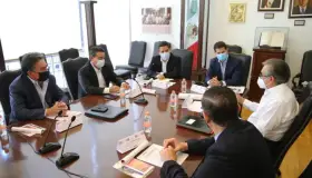 Estrechan relación de trabajo