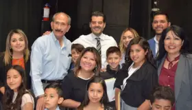 Reconocen a alumnos destacados