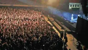 Sin contagios tras concierto Love of Lesbian con 5 mil personas