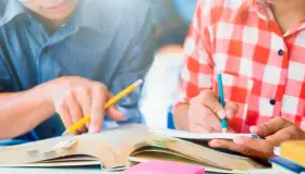 Orienta INJ a jóvenes decidir donde continuar sus estudios