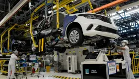 Hay desabasto de ‘chips’ en el sector automotriz