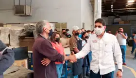 Apoyan obreros a Juan Gim Nogales