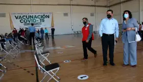 Inicia vacunación a personal educativo