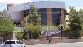 Inconformes trabajadores por dejar horario especial