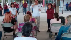 Atiende Juan Gim Nogales a vecinos del Fovissste