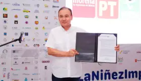 Firma Durazo el Pacto por la Primera Infancia