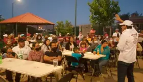 Firma Juan Gim Nogales Compromisos en colonias