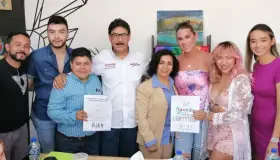 Firma Juan Gim agenda política LGBTTTIQ+