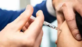 Anuncian vacunación de 50 a 59 años