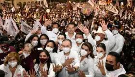 Participa Ana Bernal en cierre de campaña de Alfonso Durazo